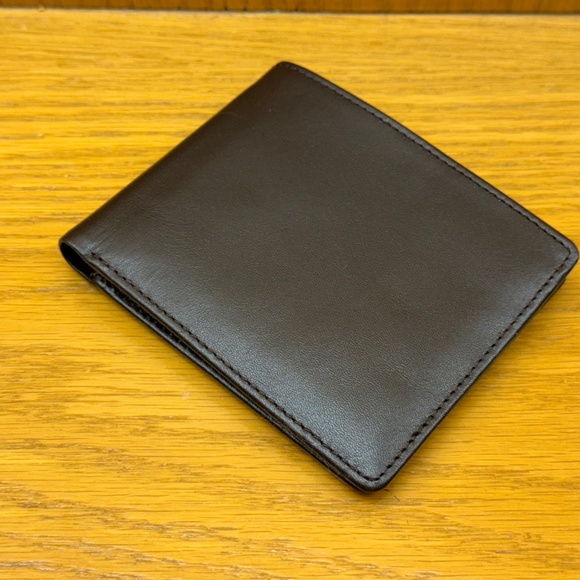 Eddie Bauer Leather Bifold Wallet - Picture 5 of 5